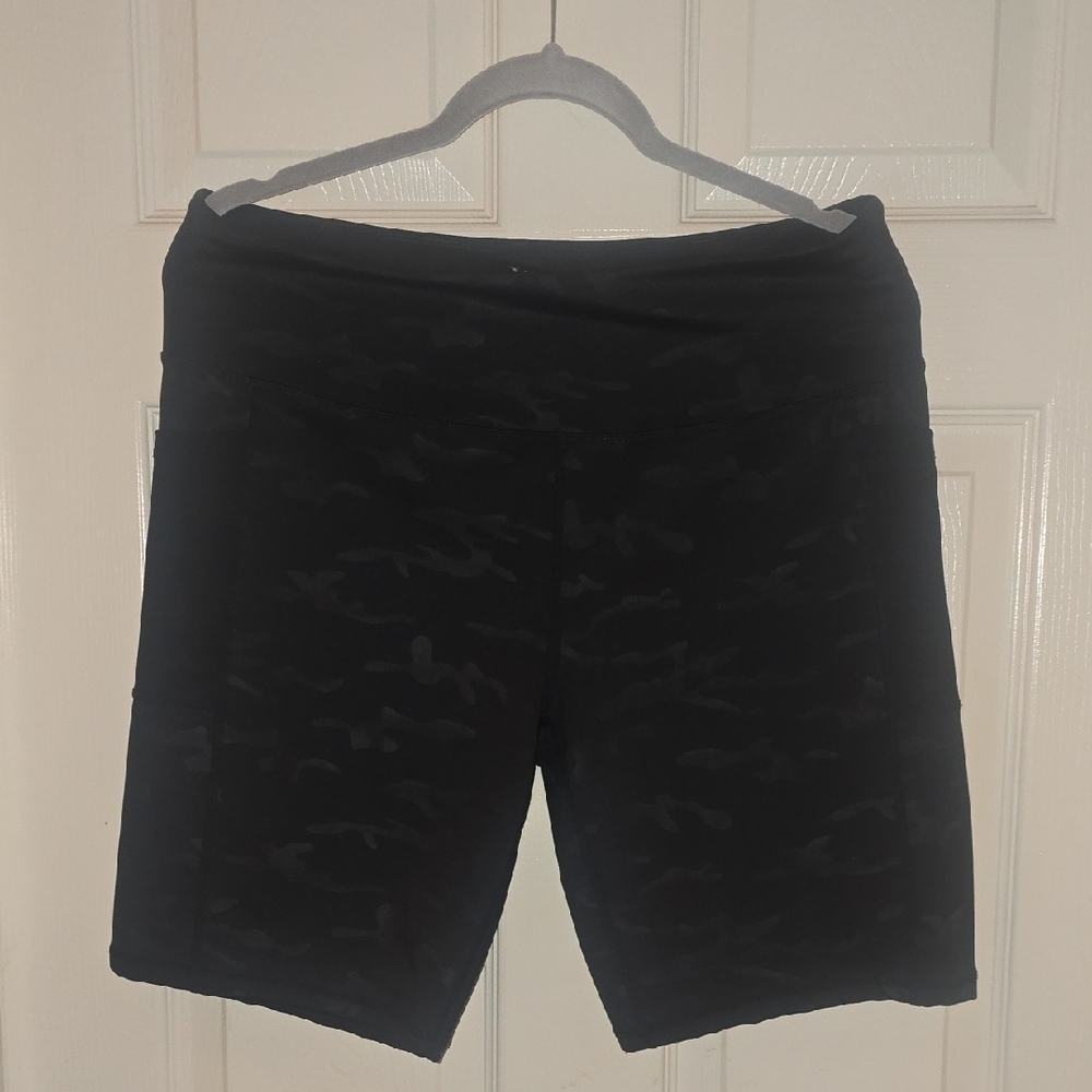 Black Camo‎ Print Shorts